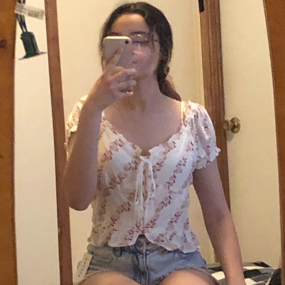 Large Aeropostale White/pink/yellow floral shirt :)